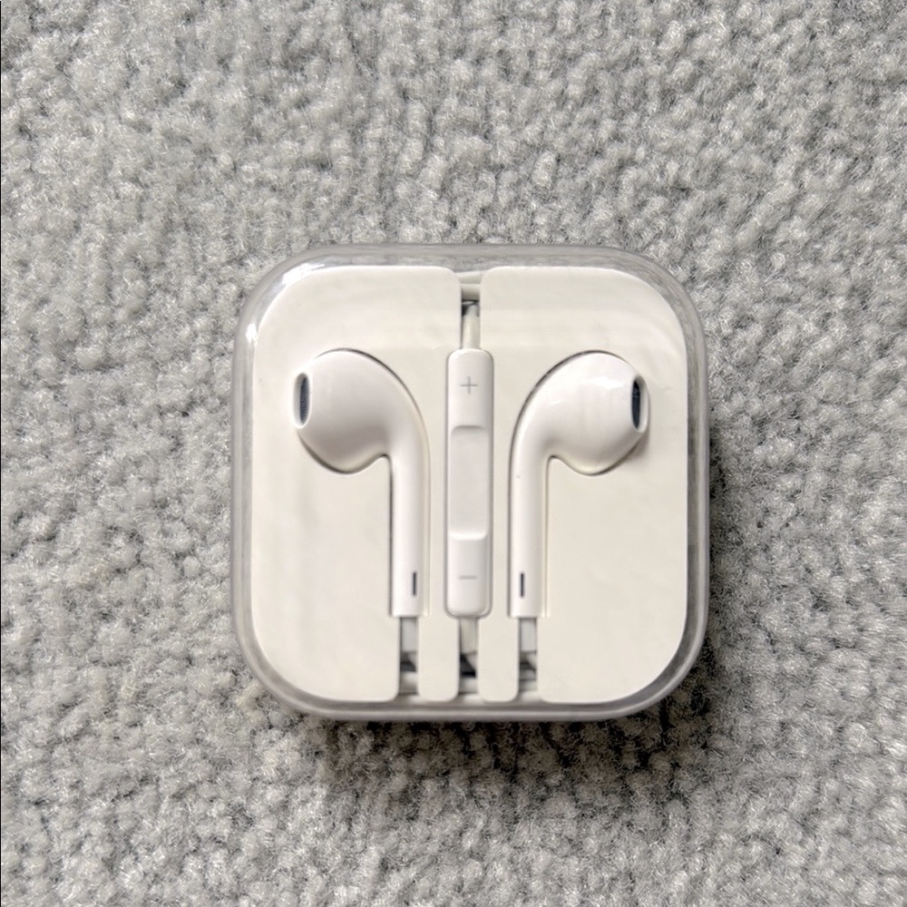 Apple White Wired Earphones with Case